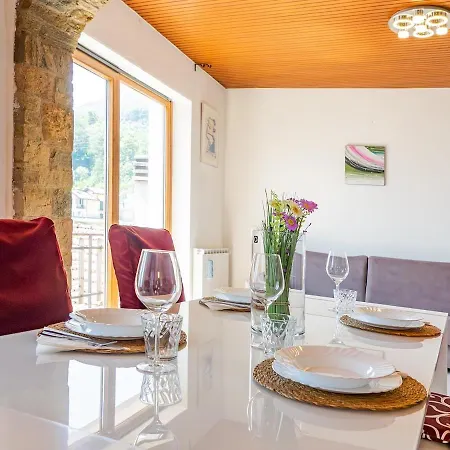 Como, View, Bbq Area & Plenty Of Space